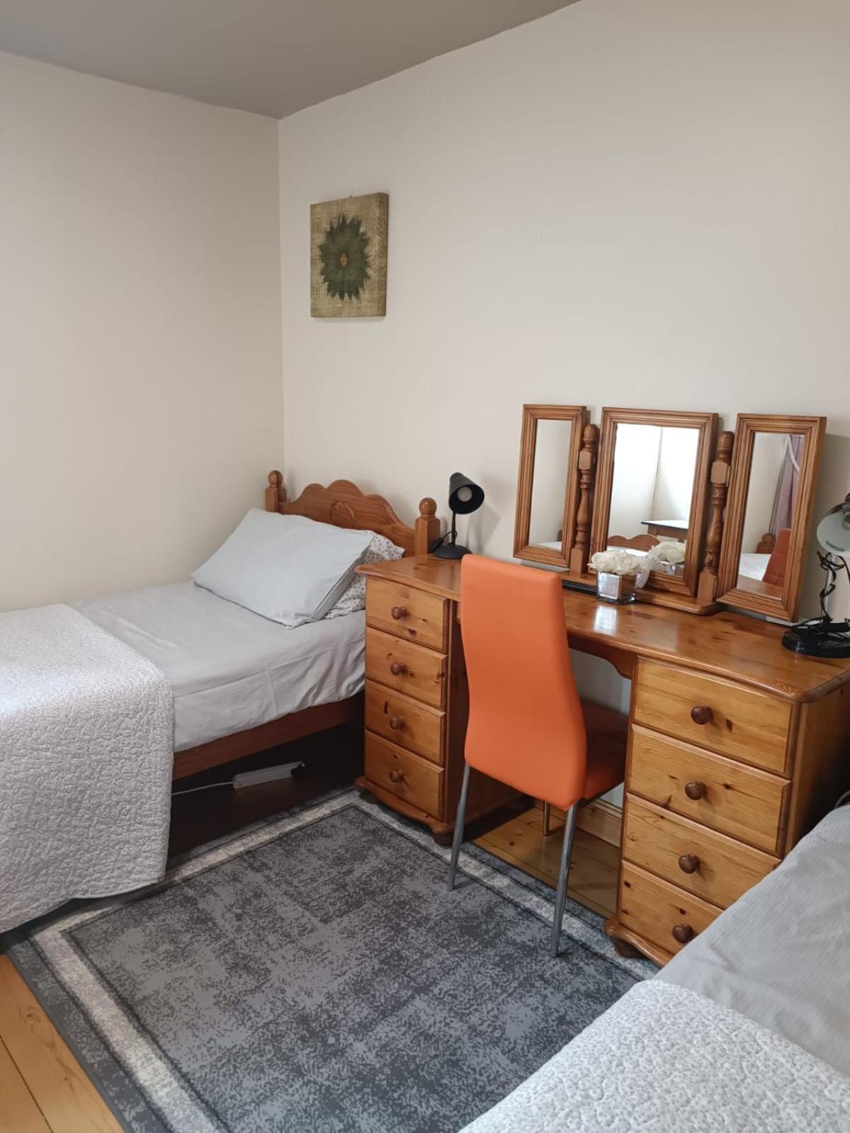Bernie'S Place Castlebar Szoba fotó