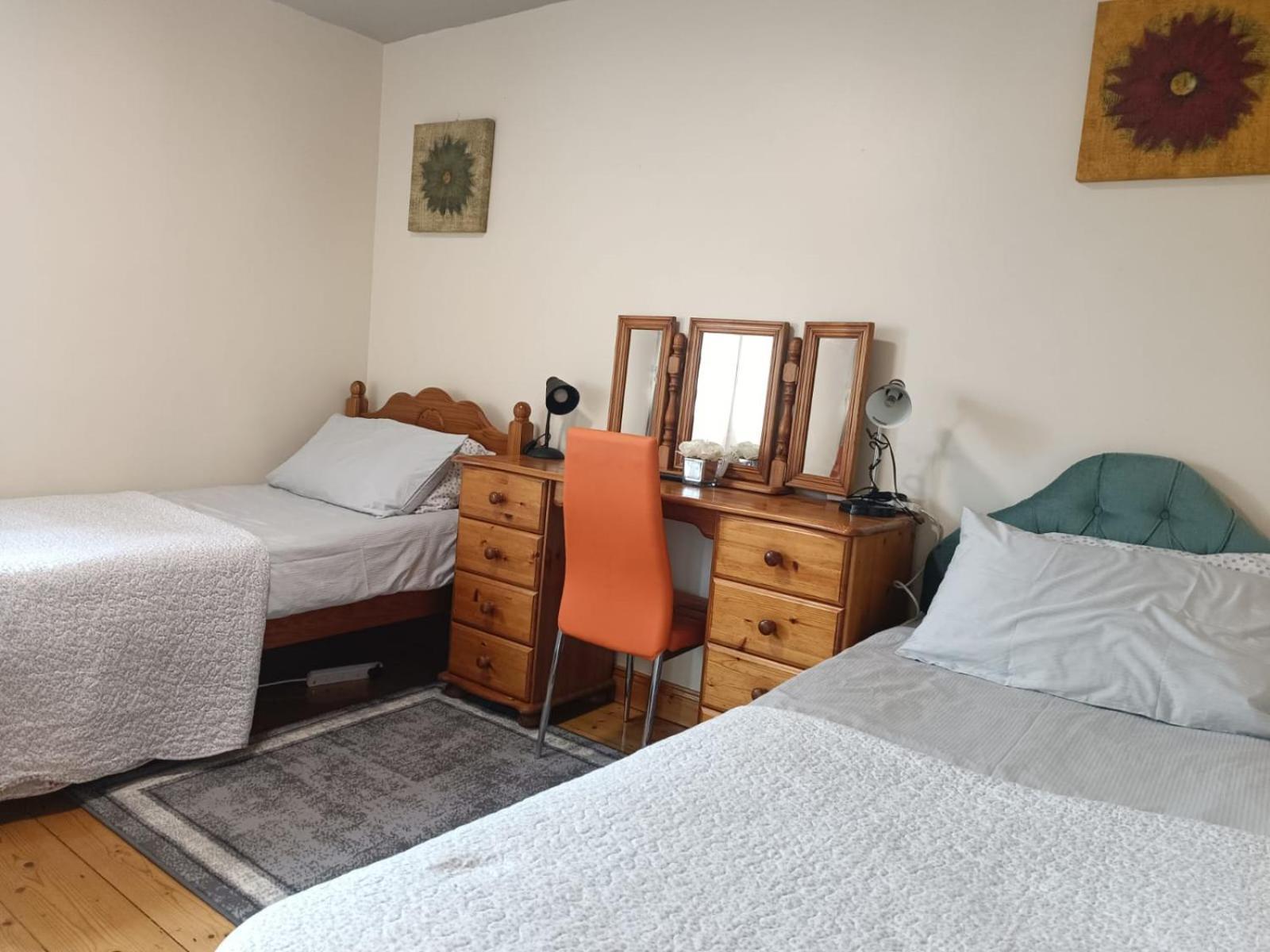 Bernie'S Place Castlebar Szoba fotó